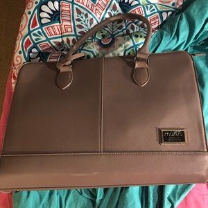 Moisio Pink Pocketbook.